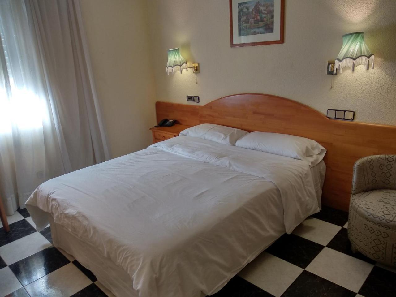 Hotel Sierra Oriente 구아다라마 외부 사진