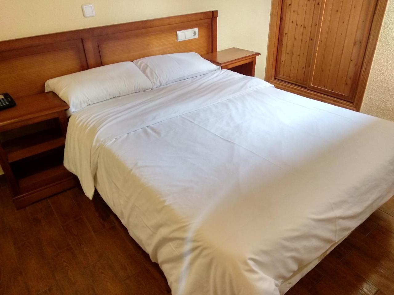 Hotel Sierra Oriente 구아다라마 외부 사진